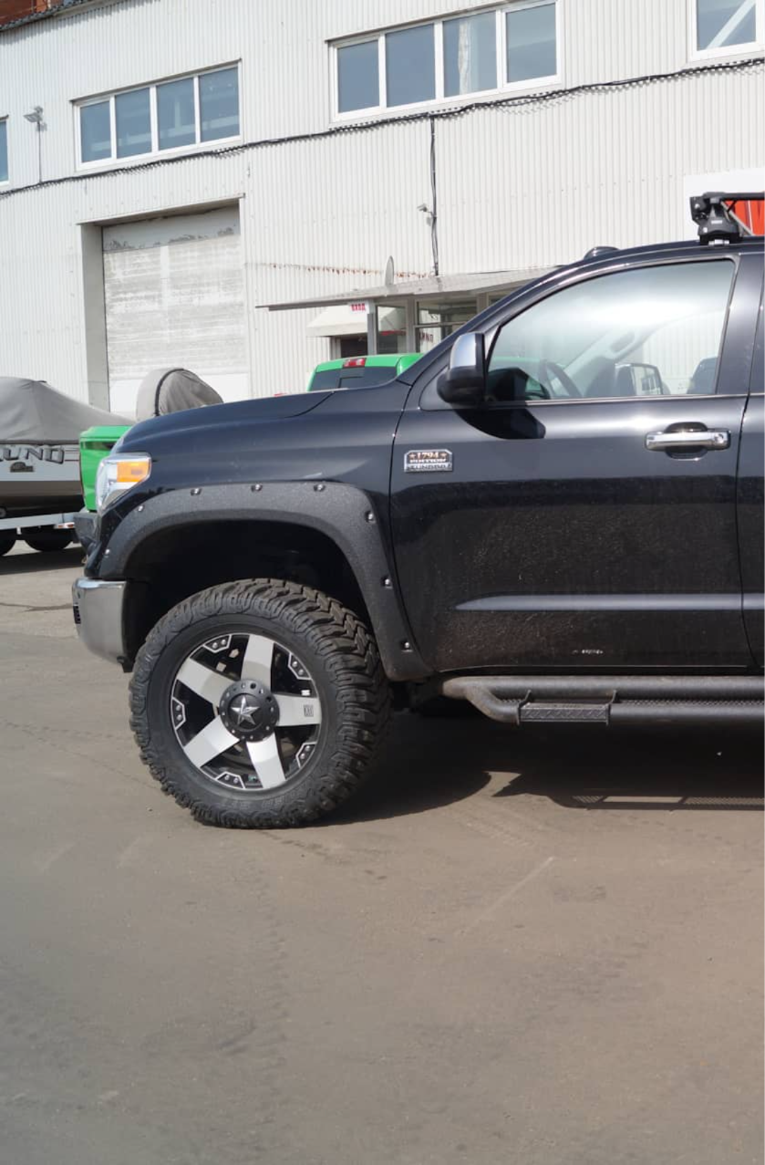 TOYOTA TUNDRA